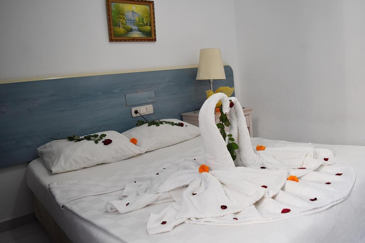 Ares Hotel Kemer Bilik gambar